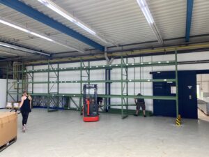 Einlagerung ihrer Möbel oder Ihres Hausstandes, wenn es zeitlich nötig ist